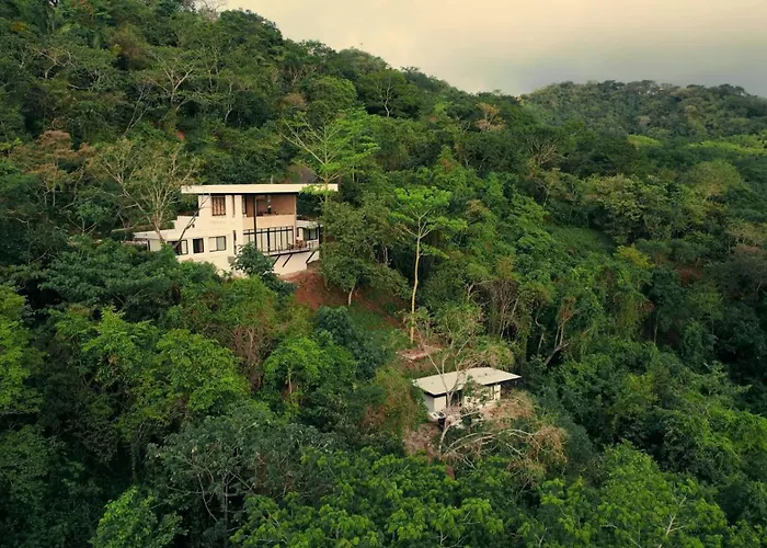 Hébergement de vacances Casa Lakshmi - Luxury Jungle Ocean Retreat *